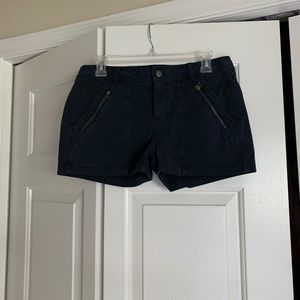 New Hinge Short